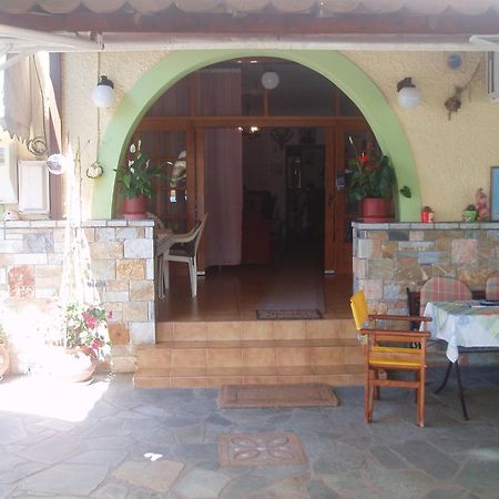 פטיטיריון Haravgi Hotel מראה חיצוני תמונה