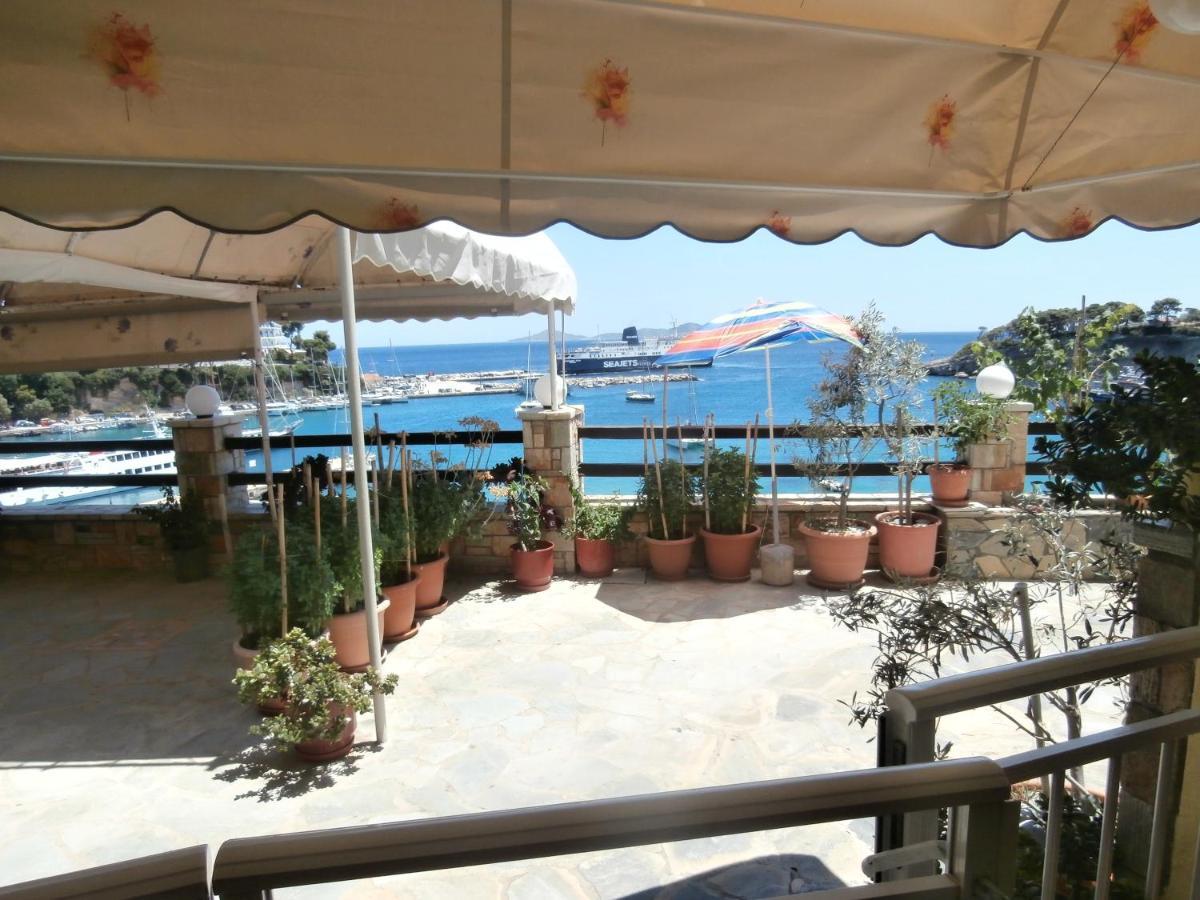 פטיטיריון Haravgi Hotel מראה חיצוני תמונה