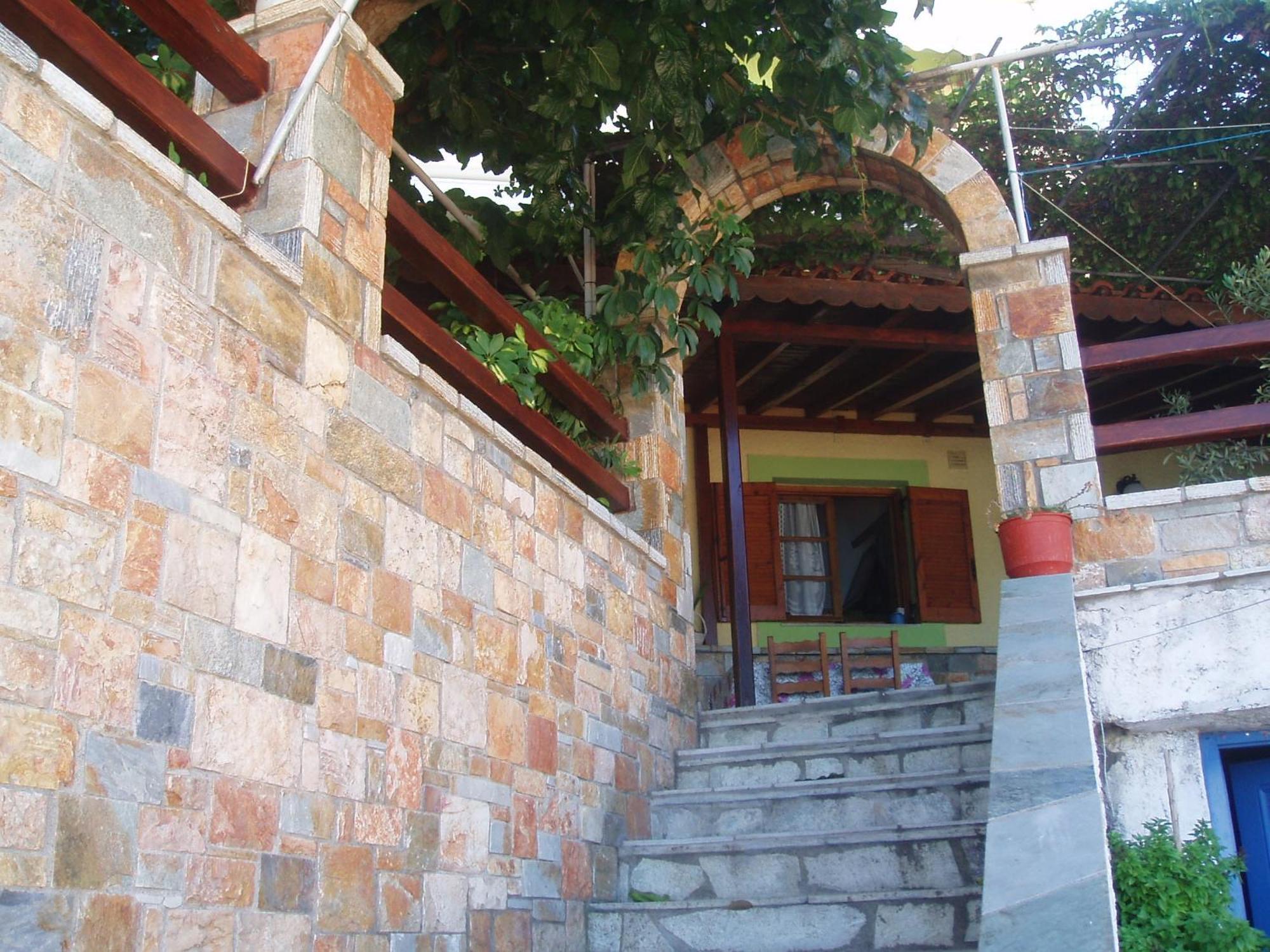 פטיטיריון Haravgi Hotel מראה חיצוני תמונה