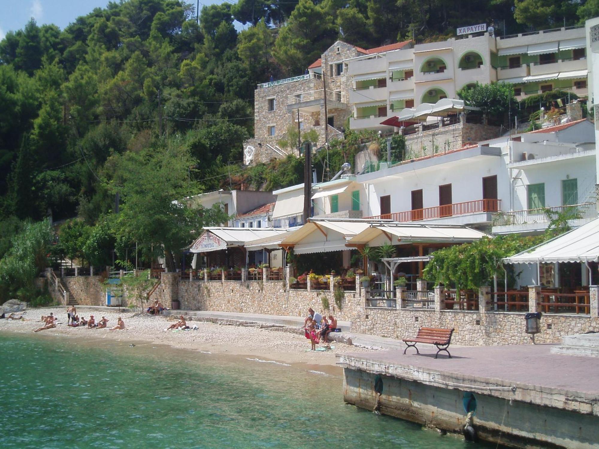 פטיטיריון Haravgi Hotel מראה חיצוני תמונה