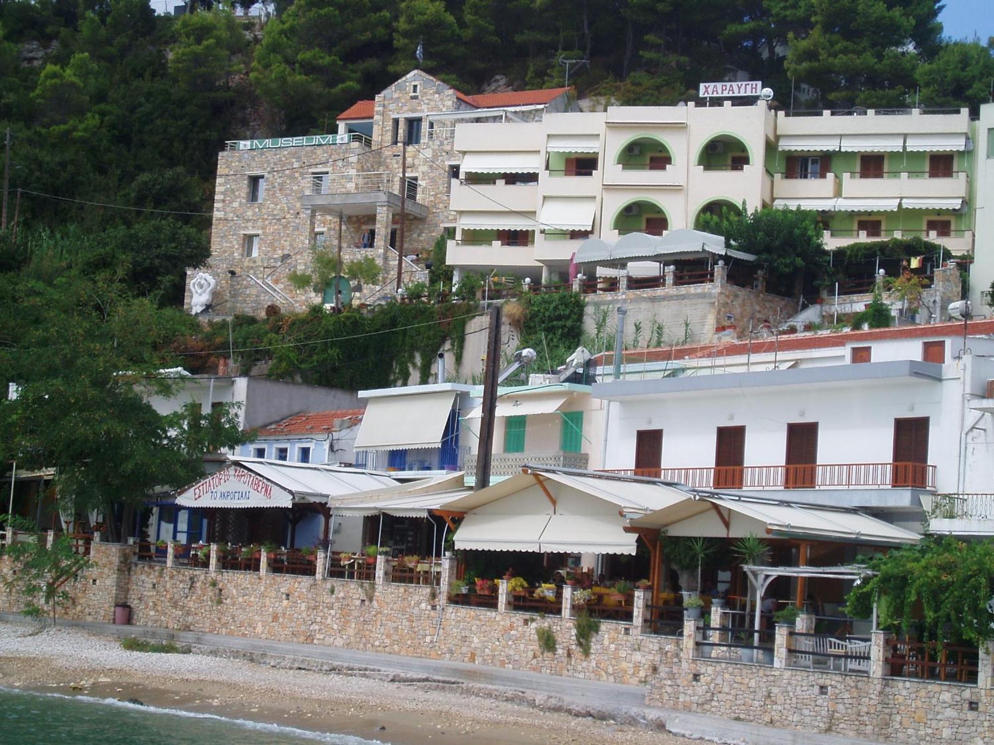 פטיטיריון Haravgi Hotel מראה חיצוני תמונה
