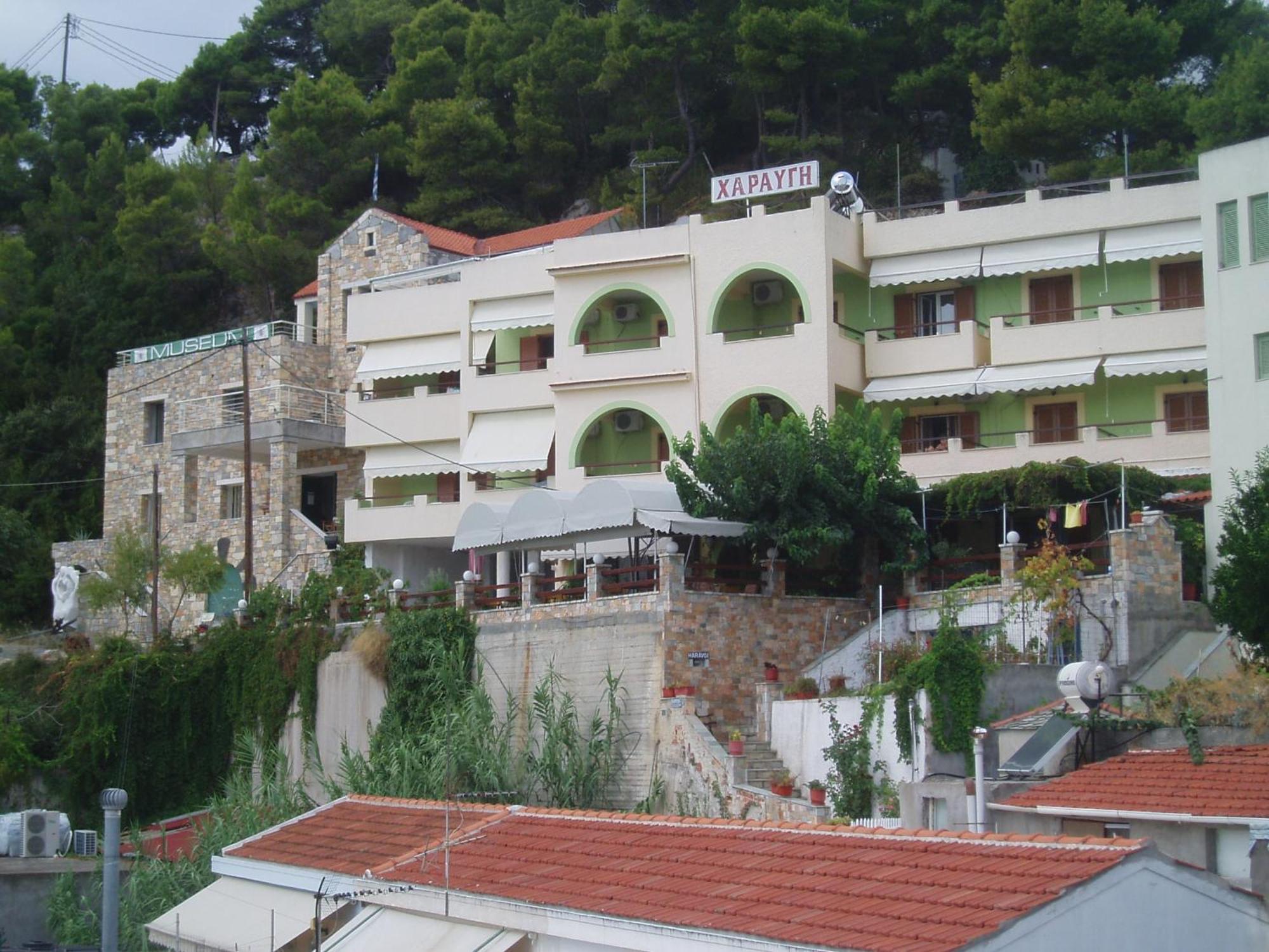פטיטיריון Haravgi Hotel מראה חיצוני תמונה