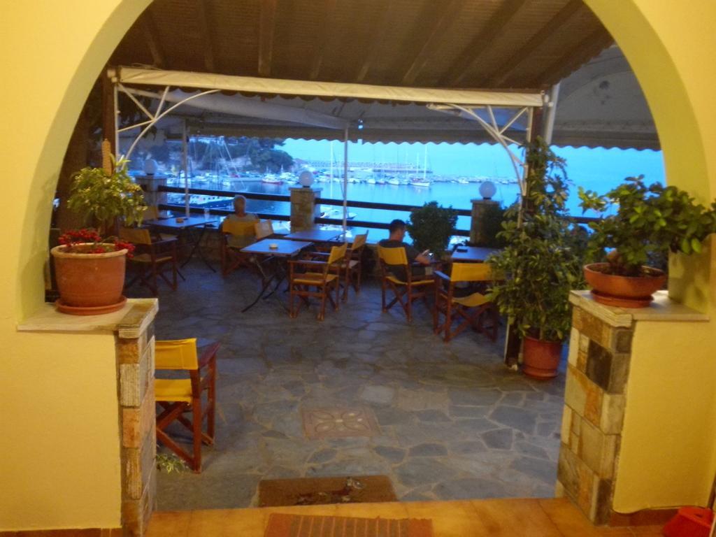 פטיטיריון Haravgi Hotel מראה חיצוני תמונה