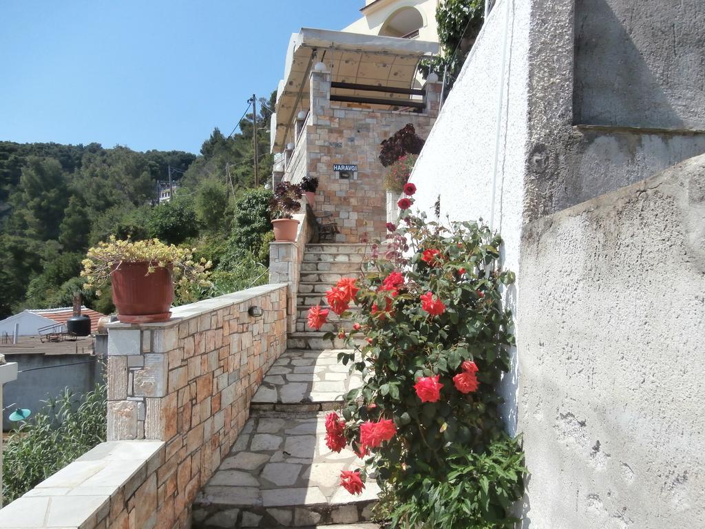 פטיטיריון Haravgi Hotel מראה חיצוני תמונה