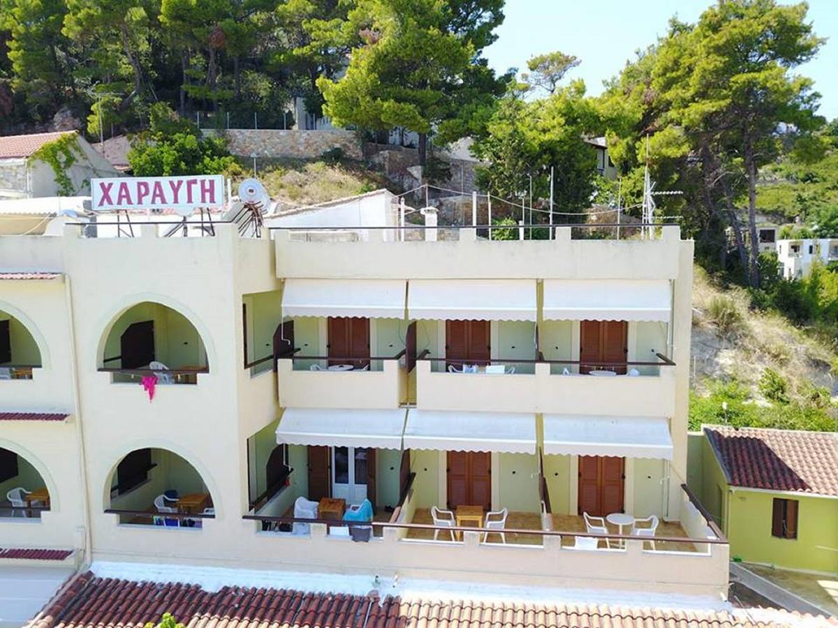 פטיטיריון Haravgi Hotel מראה חיצוני תמונה