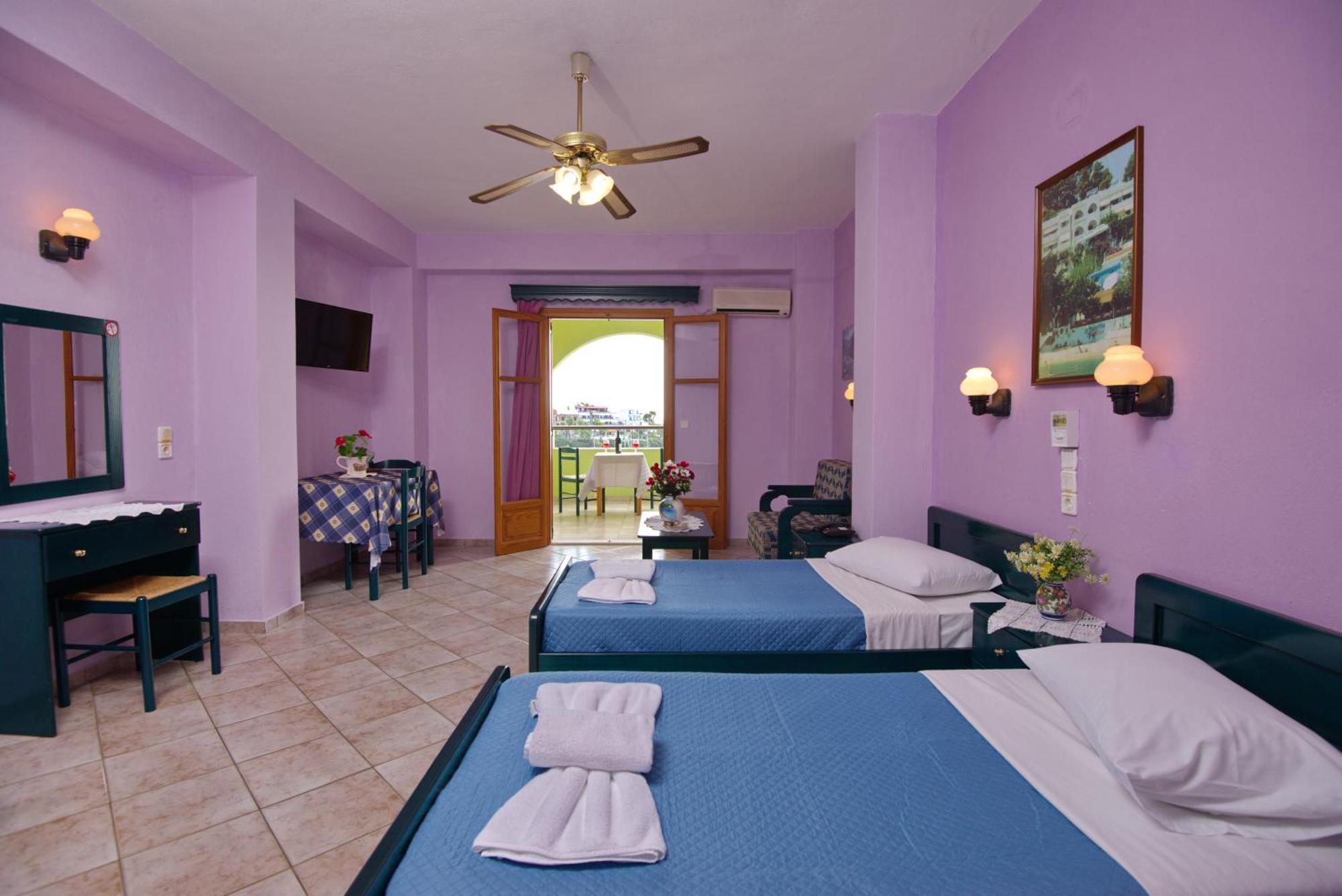 פטיטיריון Haravgi Hotel מראה חיצוני תמונה