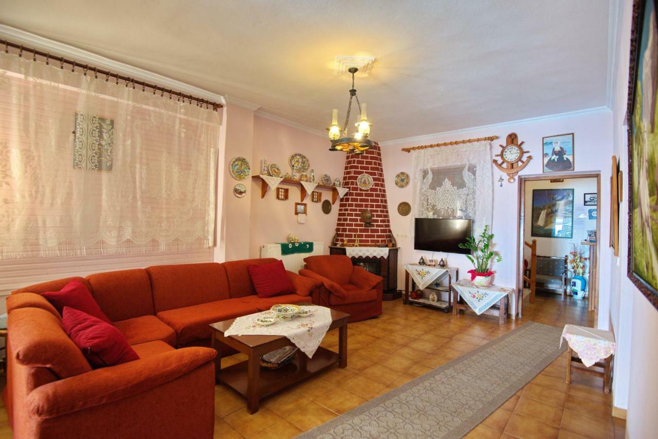 פטיטיריון Haravgi Hotel מראה חיצוני תמונה